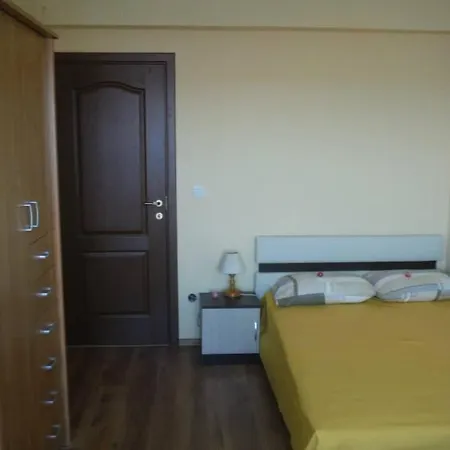 къщи над плажа анели *