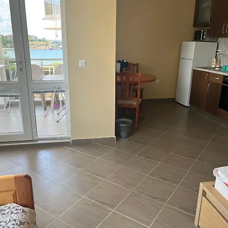 къщи над плажа анели Holiday home