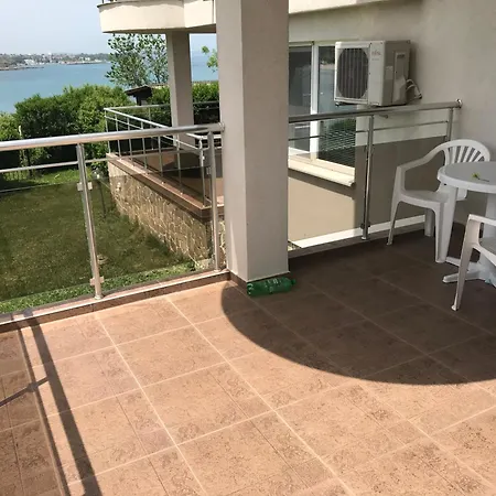 къщи над плажа анели Holiday home *