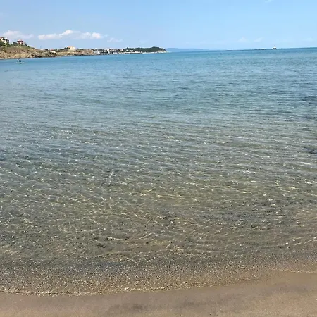 къщи над плажа анели Holiday home